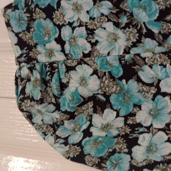 Puff Sleeve Floral Print short dress - Picture 4 of 9